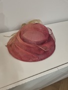 Elegancki kapelusz damski