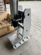 Rama prasy hydraulicznej Bosch