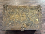 Antyczna Egipska szkatułka mosiężna z grawerem – piramidy, faraon, sfinks 