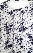 Elegancka bluzka ESPRIT 38, biała w granatowe kwiatki