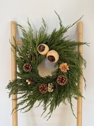Naturalny wianek z iglastych gałązek – średnica ok. 25 cm
