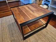 Stolik kawowy 60x60 drewno akacjowe