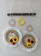 WISZĄCA DEKORACJA NA KIJU KWIATKI PREZENT