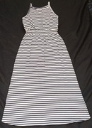 PIĘKNA SUKIENKA TU R.134, 9 LAT