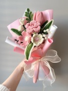 Średni Bukiet różowych kwiatów - pakowanie premium