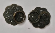 Dwa metalowe uchwyty do szafek, szuflad, kasetek, postarzane, vintage
