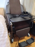 Fotel rehabilitacyjny, wózek  ze stoliczkiem, cena sklepowa 4000 PLN