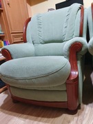 Kanapa trzyosobowa z możliwością rozłożenia do spania plus dwa fotele.