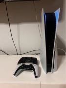 Play Station 5 + 2 pady