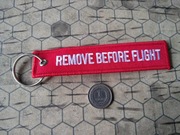 Brelok zawieszka do kluczy Remove Before Flight klasyczna