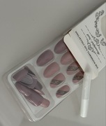 Zestaw tipsów / różowe paznokcie z ozdobą