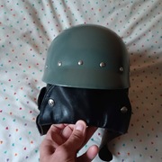 Kask Orzeszek z epoki PRL-u Stan kolekcjonerski 