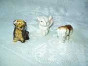 DWA MAŁE PIESKI I JEDEN SŁONIK PORCELANOWE