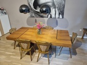 Przepiękny unikalny stół SOHO ze szklanymi nogami 