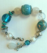 Bransoletka zapinana na karabińczyk błękit turkus niebieski 