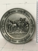 Stary metalowy Kossinger KG Pewter talerz do zawieszenia