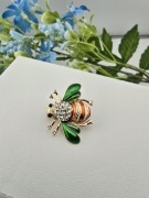 Piękna broszka elegancka prezent 