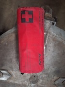 apteczka pierwszej pomocy i kompletne kolo zapasowe  audi a4 b8 