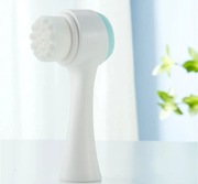 Oczyszczająco-złuszczający peeling do mycia i masażu skóry