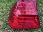 LAMPA W BŁOTNIK LEWA LEWY TYŁ PRAWA PRAWY TYŁ BMW E90 LIFT LCI 07-