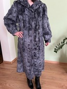 Naturalne długie futro z karakuł 