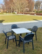 Krzesła ogrodowe Nardi 40 sztuk solidne, zadbane