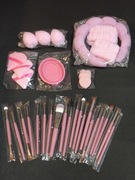 Zestaw akcesoriów do makijażu - 33 elementy