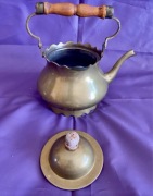 Antyk czajnik mosiężnego czajnika w doskonałym stanie jak na swoje lata