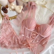 zestaw bielizny damskiej, majtki i gorset