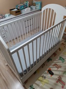 Łóżeczko drewniane z materacem i kółkami/płozami 120x60