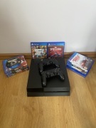 PS4 + 2 pady + 11 gier – gotowy zestaw