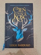 Leigh Bardugo "Cień i kość" T.1