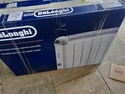 Kompaktowy grzejnik konwektorowy elektryczny DeLonghi HCM2030