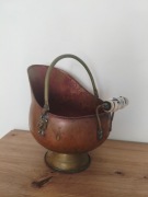 Węglarka miedziano mosiężna duża z ceramiczną rączką