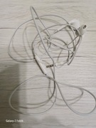 Słuchawki przewodowe Oppo i Samsung 