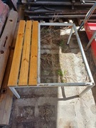 Podstawa z siedziskiem pod szafkę bhp