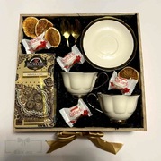 Zestaw prezentowy filiżanek z herbatą