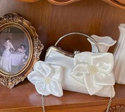 Torebka Wizytowa - Białe kwiaty 