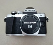 Aparat Olympus OM 10 II + objektyw 40-150 