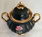 Cukiernica czarna w róże. Bawaria.