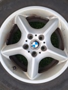 Komplet opon zimowych na oryginalnych felgach BMW 235/65 R17