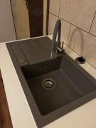 Zlewozmywak z wyginaną bateria