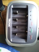 TRONIC ŁADOWARKA DO AKUMULATORÓW LI-ION AA AAA 9V,R20,R14.