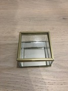 Pudełko na obrączki ślubne z lusterkiem