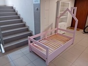 Łóżko domek 80x160 różowe drewniane łóżeczko dziecięce 