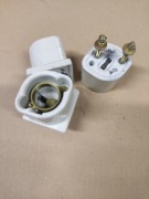 Gniazdo zatablicowe 25A porcelanowe, nowe