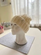 Czapka ecru zrobiona na szydełku beanie handmade