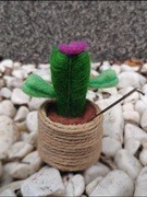 Filc ozdoba figurka handmade pojemnik igielnik wełna czesankowa kaktus 