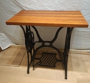 Stolik z maszyny do szycia