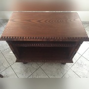 Stolik, szafka pod telewizor z drewna.